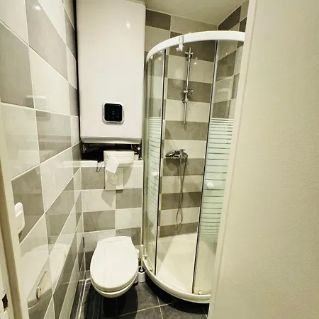 Apartment Prelep Stan U Srcu Pariza Kod Trga Republike!